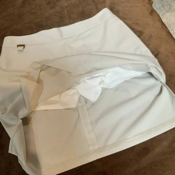 Vineyard Vines Tan 6 Skort Golf Pickleball Active Travel Sporty Resort Coastal - Picture 8 of 8